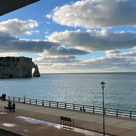 Le Pic D'etretat Étretat